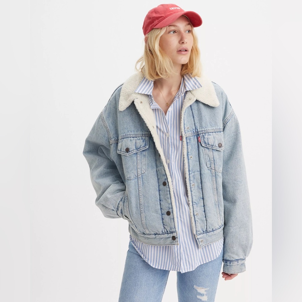 Levi’s 90s Sherpa Trucker Jacket